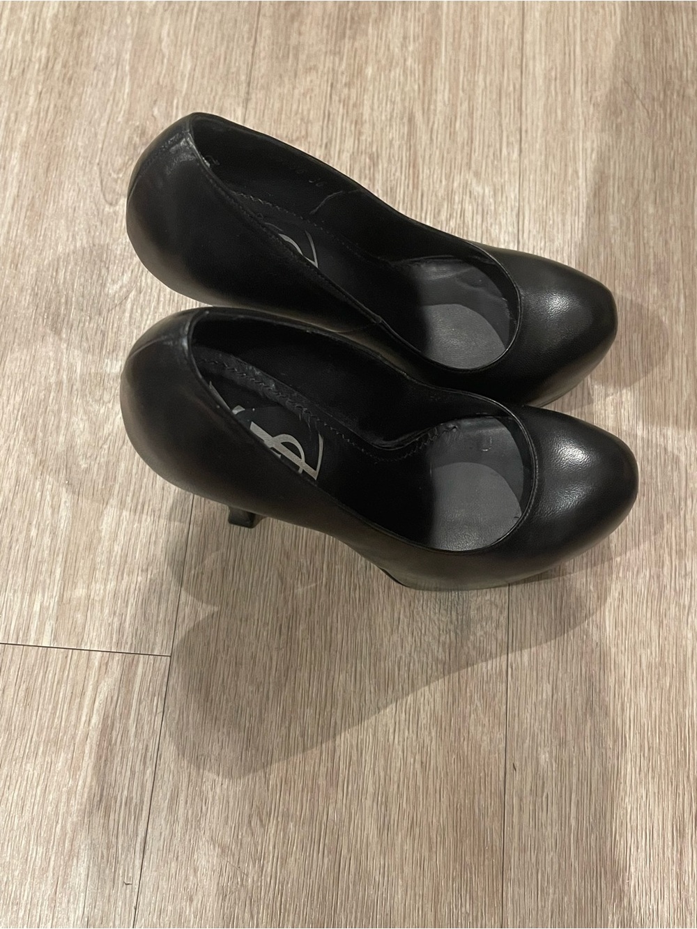 YSL Tribtoo Black Leather Platform Pumps โ Size 36 - Picture 7 of 8